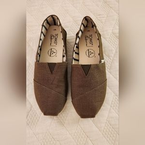 Toms Shoes - Size 7 Men's